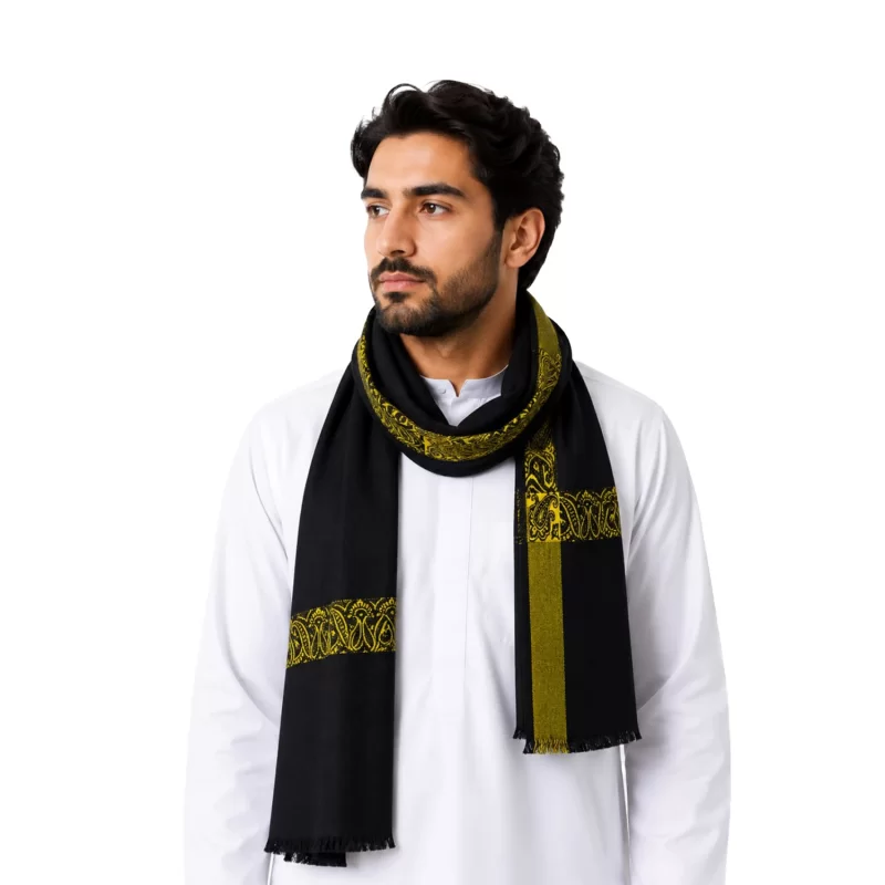 شال کشمیری نخی رنگ مشکی با نوار زرد رنگ