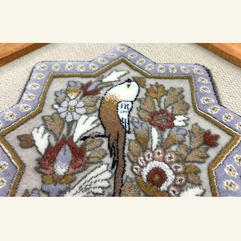 قاب فرش طرح گل و مرغ هشت ضلعی زمینه فیلی