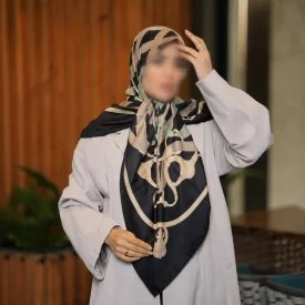 روسری زنانه مشکی کرم طرح کمربندی هرمس