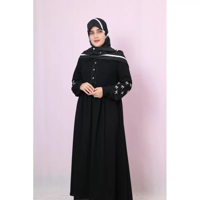 پیراهن زنانه مشکی گلدوزی شده طرح صبا