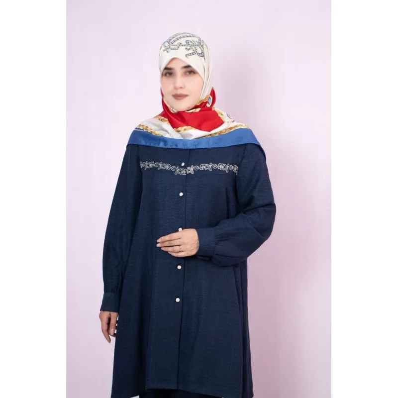 مانتو گلدوزی شده آبی طرح میدی