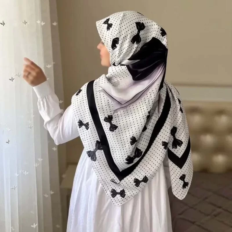 روسری نخ طرح پاپیون خالخالی