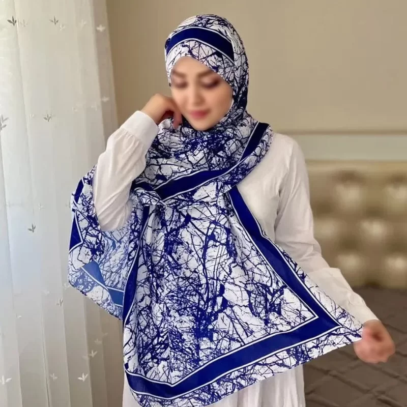 شال نخ طرح ختن سفید مشکی