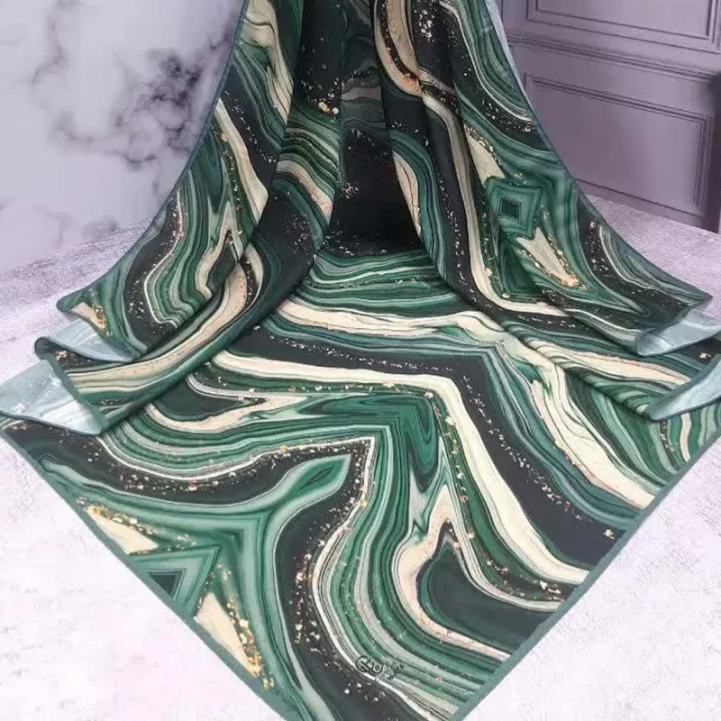 روسری نخ طرح رزین سبز