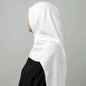 روسری ساده کرپ‌ حریر سفید
