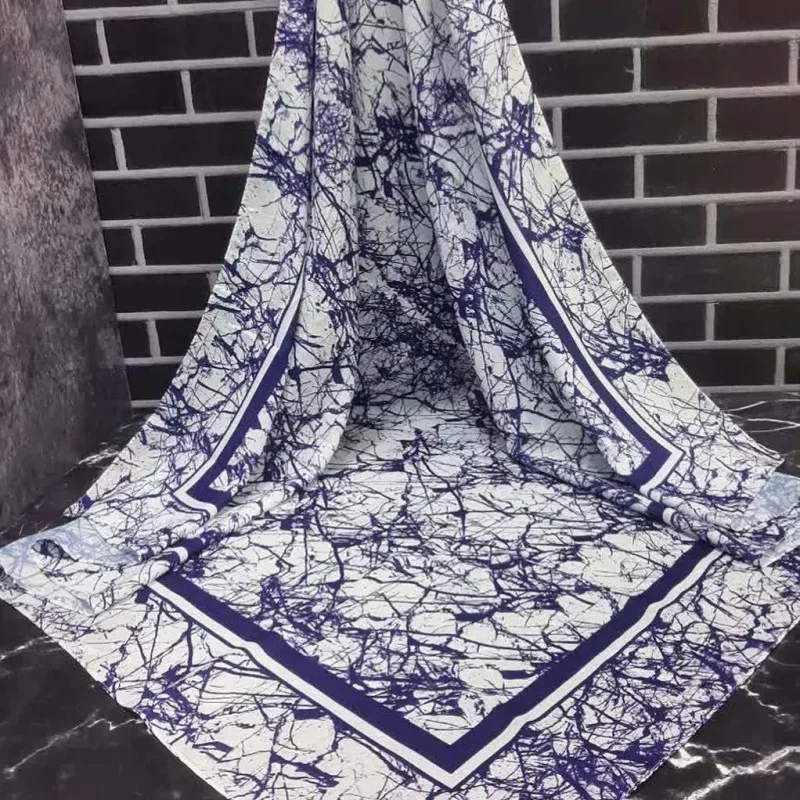 روسری نخ طرح ختن سفید کاربنی کد 2