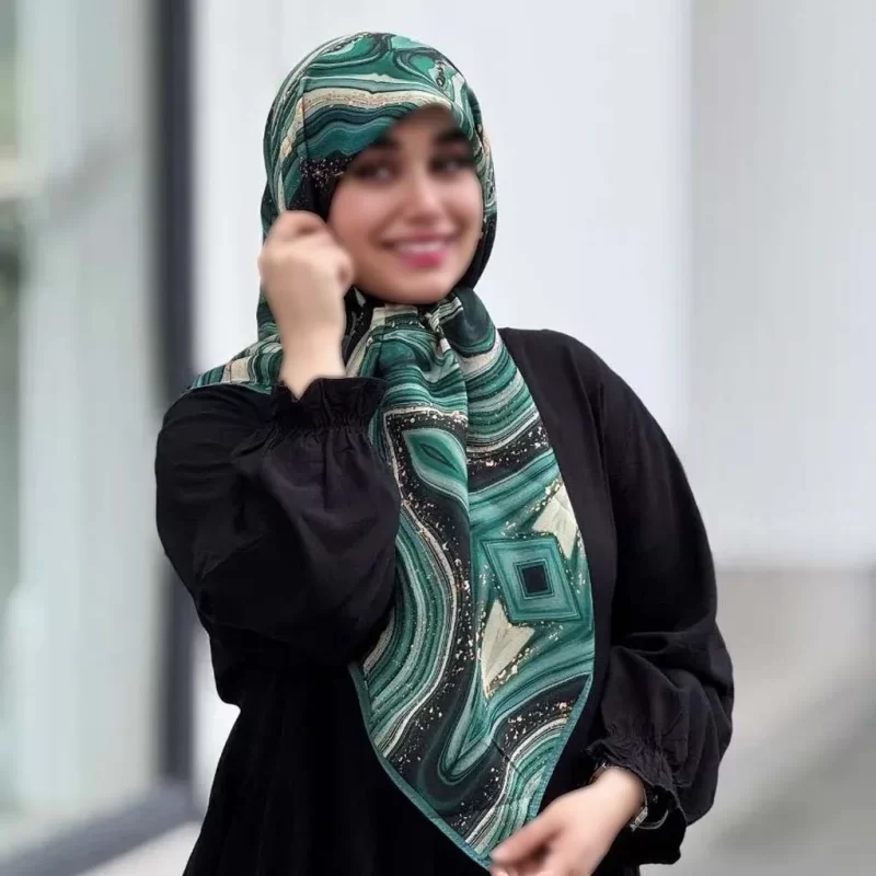 روسری نخ طرح رزین سبز
