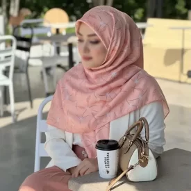 روسری نخ طرح تارا هلویی