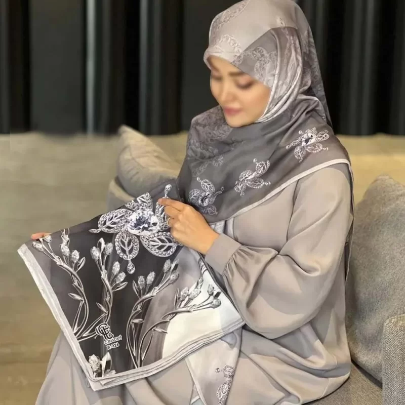 روسری نخ طرح طناز