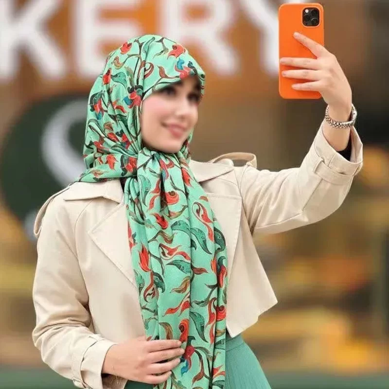 روسری نخ طرح حنانه سبز