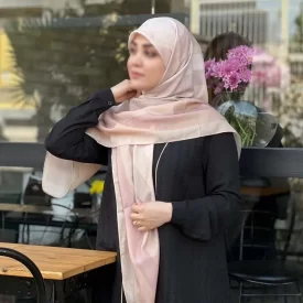 روسری نخ طرح طیفی پله ای کرم