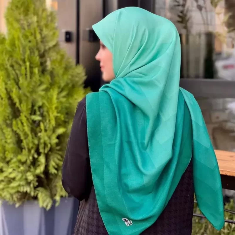 روسری نخ طرح طیفی پله ای سبز