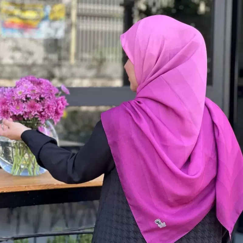 روسری نخ طرح طیفی پله ای صورتی سرخابی