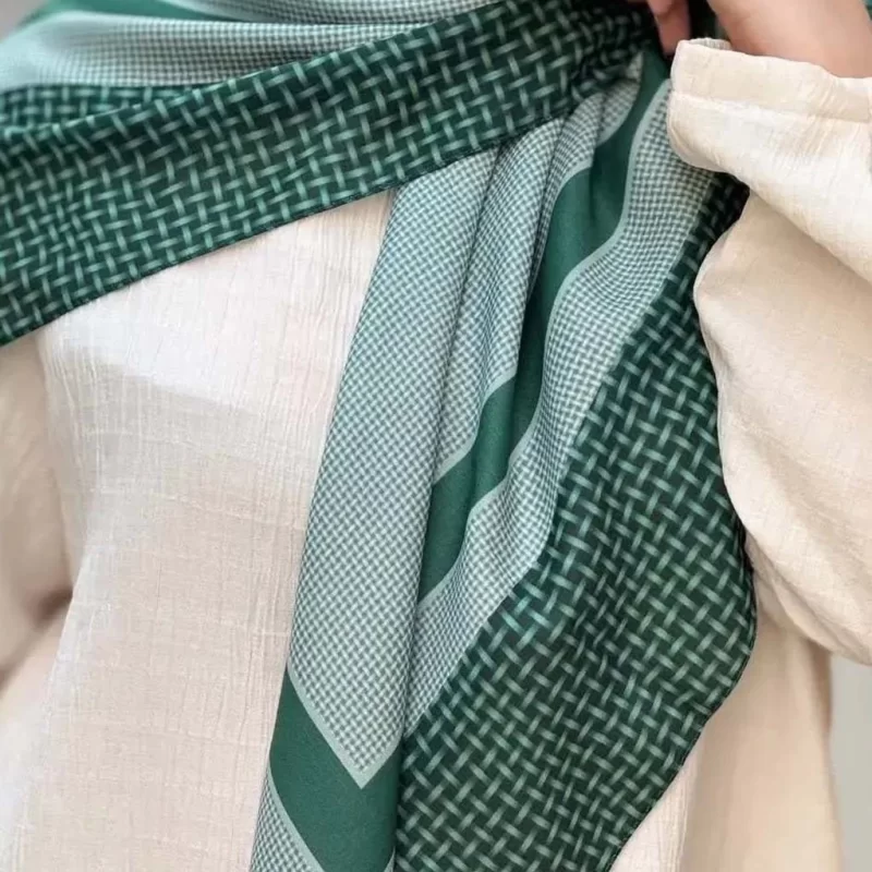 روسری نخ طرح کاملیا سبز