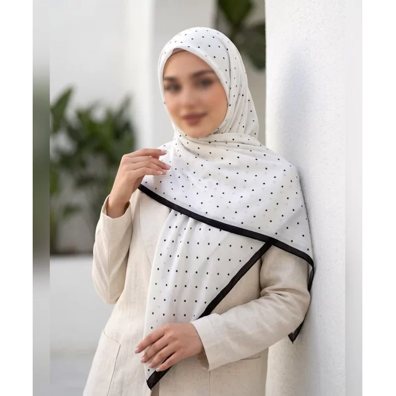 روسری نخی طرح خالخالی سفید قواره 140