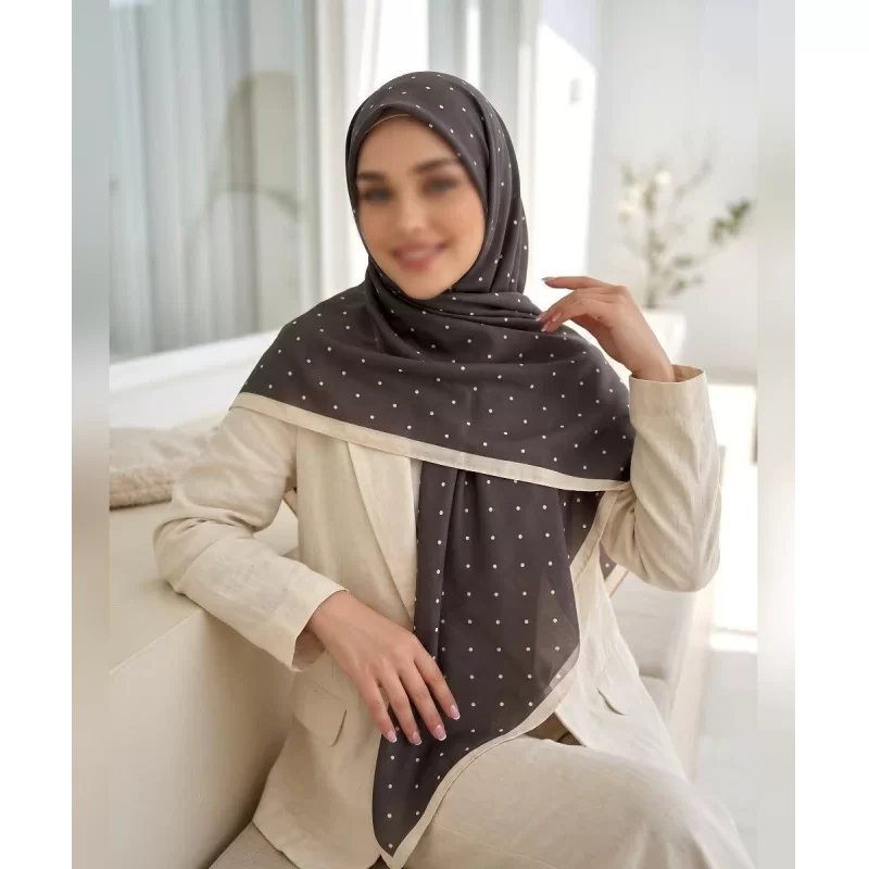 روسری نخی طرح خالخالی قهوه‌ای قواره 140
