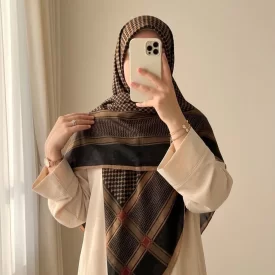 روسری نخی طرح چفیه آجری قواره 140