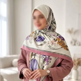 روسری ابریشم مجلسی طرح لاله حاشیه کالباسی لاله بنفش قواره 135