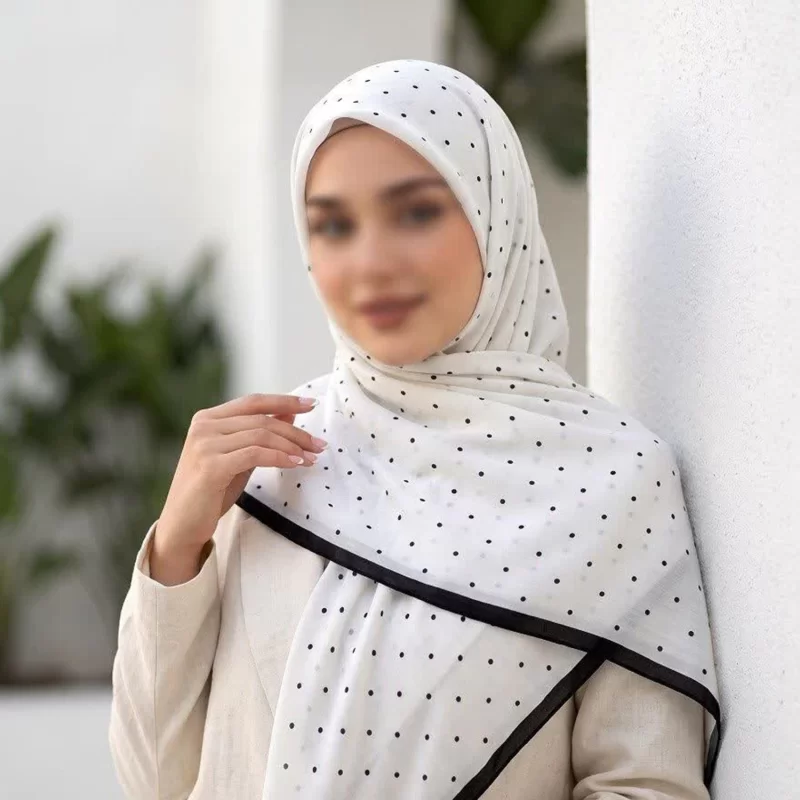 روسری نخی طرح خالخالی سفید قواره 140