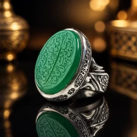 انگشتر عقیق سبز مردانه با حکاکی «و من یتق الله یجعل له مخرجا» کد 7420