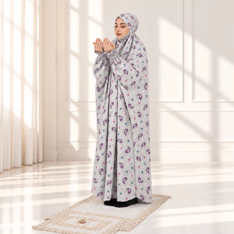 چادر نماز آستین‌ دار سایز 150 طرح 4