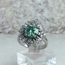 انگشتر زنانه موزونایت سبز الماس روسی