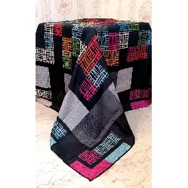 روسری مشکی با مربع های رنگی
