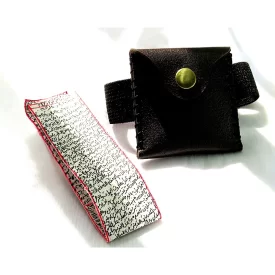 حرز امام جواد دست نویس ساعات سعد روی پوست آهو به همراه بازوبند چرم طبیعی - کد 82182